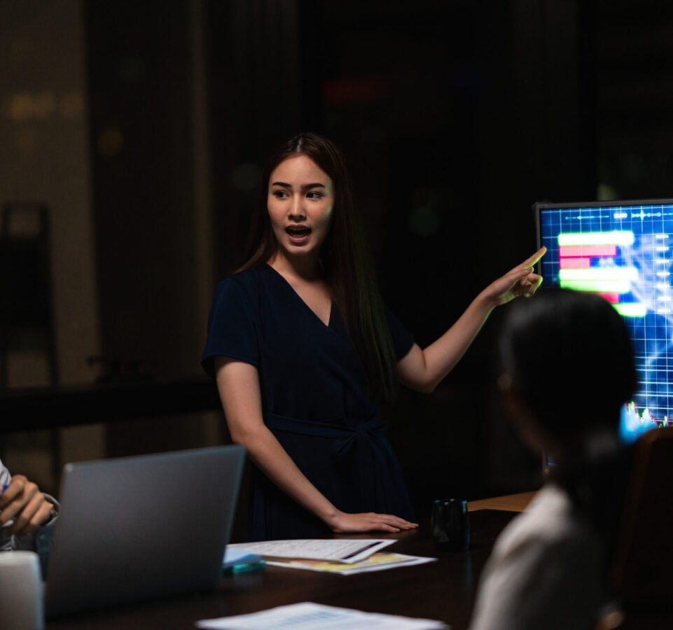 Services 10 Asia businessmen and businesswomen meeting brainstorming ideas c